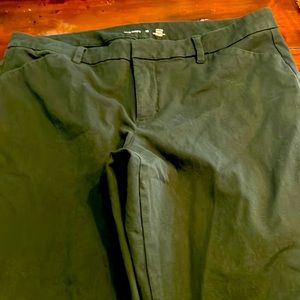 Old Navy size 20 high rise pixie secret-smooth pockets. 41 Hawthorn size 2X